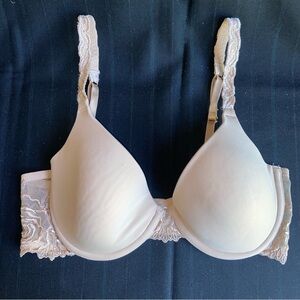 Wacoal Luxe A Rose is a Rose beige contour bra 32D #55362 lightly lined